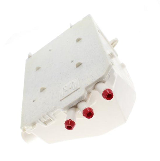 Bauknecht Einspuelbeh. Warmwasser C00311833